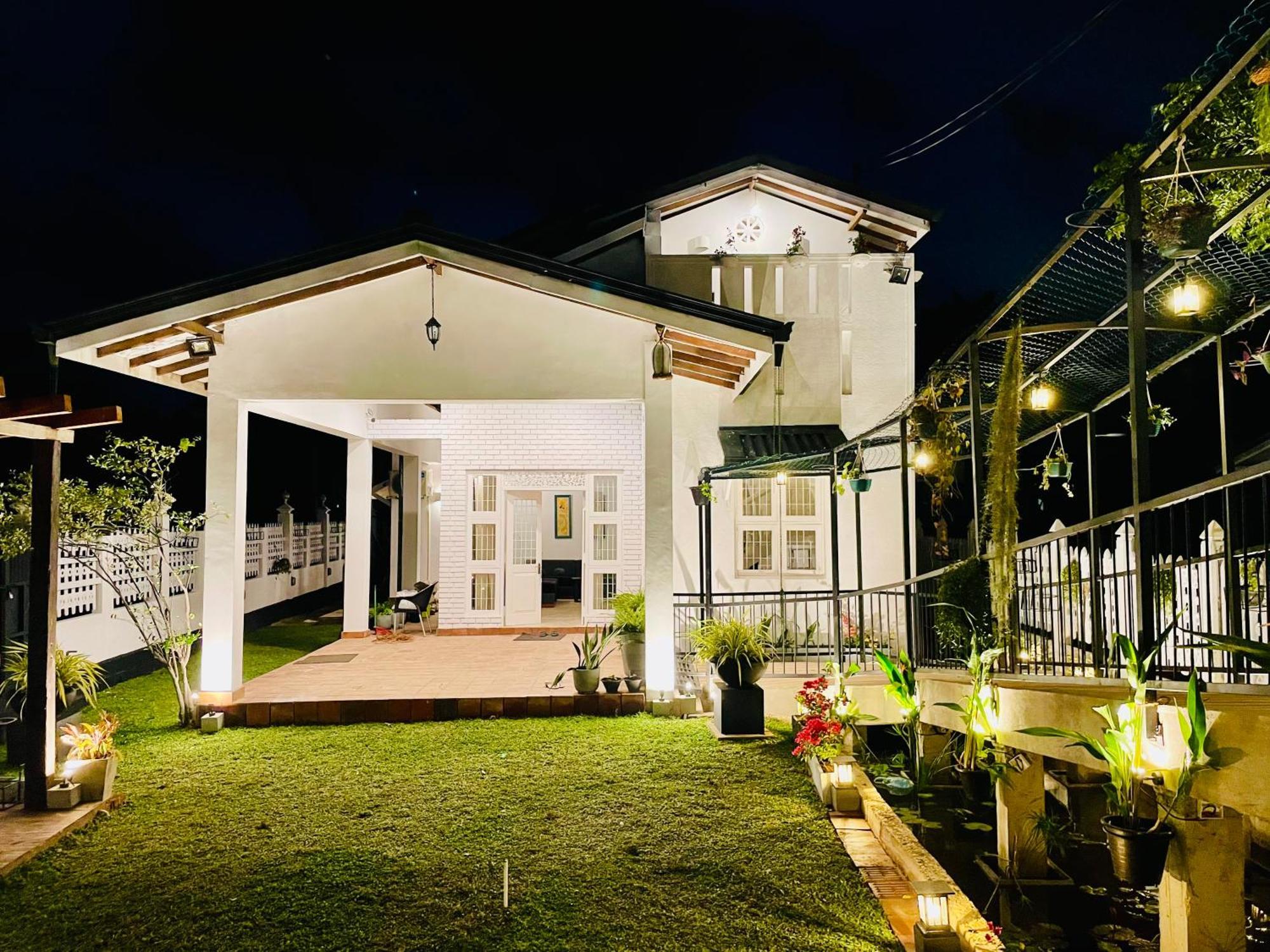 Ayur Ayur White Sail Villa Dalupotha 外观 照片